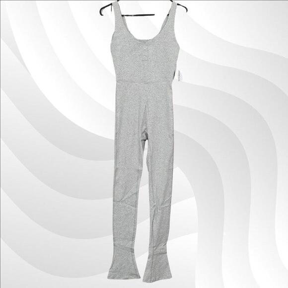 2/$50 WeWoreWhat Heather Grey Henley Flare Jumpsuit Size S | Casual & Chic - Picture 3 of 8